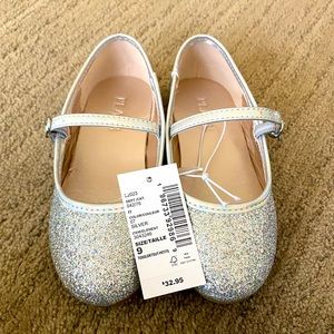 NWT Girls Dress Shoes - glitter silver Size 9